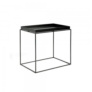 Mesa auxiliar multifuncional Tray M de HAY con gran diseño elegante y versatil.