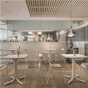 Mesa cuadrada Table System Emu