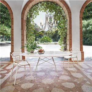 Mesa Glossy Outdoor ovalada Kartell