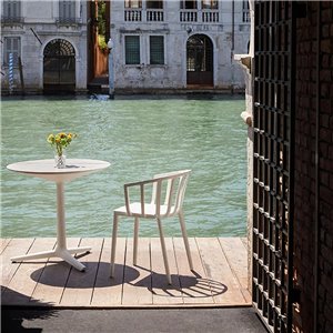 Mesa Multiplo redonda con radios Kartell