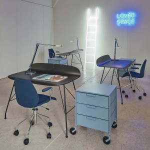 Contenedor Mobil Mat de Kartell. Accesorio ideal para oficina.