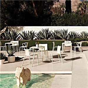 Mesa Air-Table Magis