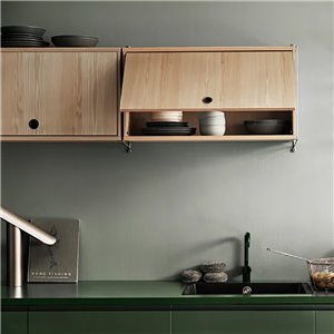 Cabinet con puerta abatible String Furniture