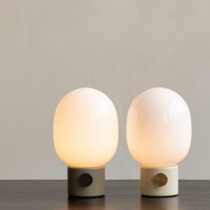 Lámpara sobremesa JWDA Oferta de Audo Copenhagen Lámparas de diseño de sobremesa.