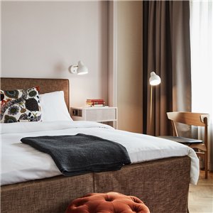 Lámpara VL38 Pie Louis Poulsen