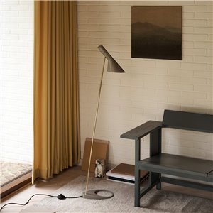 Lámpara AJ Pie Louis Poulsen