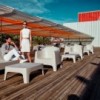 Mesa sofá Solid de Diseño Apilable para Espacios Exteriores | Vondom