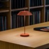 Lámpara mesa Mayfair mini portátil de Vibia. Tienda online lámparas originales.