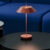 Lámpara mesa Mayfair mini portátil de Vibia. Tienda online lámparas originales.