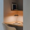 Lámpara mesa Mayfair mini portátil de Vibia. Tienda online lámparas originales.