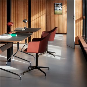 Sillón Rely giratorio &Tradition