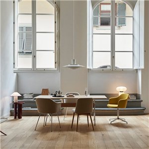 Silla Rely madera tapizada &Tradition