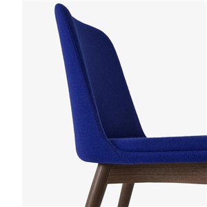 Silla Rely madera tapizada &Tradition