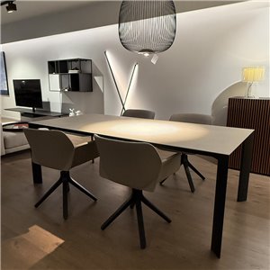 Mesa Extra Cerámica Delta Andreu World