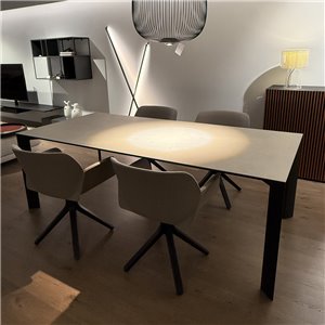 Mesa Extra Cerámica Delta Andreu World