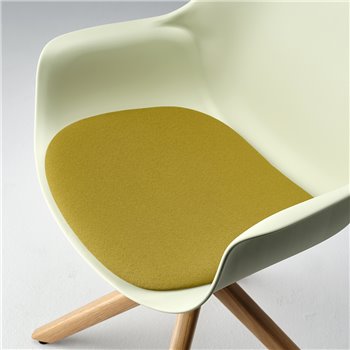 Sillón Abril base piramidal asiento tapizado esPattio