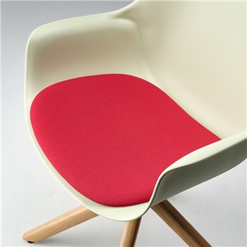 Sillón Abril base piramidal asiento tapizado esPattio