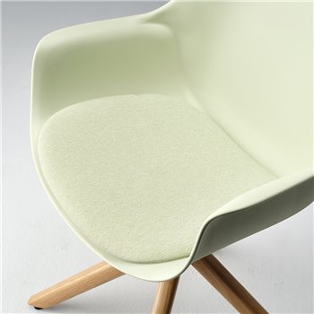Sillón Abril base piramidal asiento tapizado esPattio