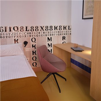 Silla Bow Chair base piramidal metal esPattio