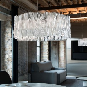 Lámpara Accordéon Suspension de Slamp. Elegante diseño de Marc Sadler.