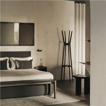 PI coat stand - Caoba barnizada marrón oscuro