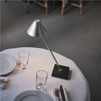 Lámpara sobremesa Gira Mini batería SantaCole