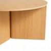 Mesa de centro Slit Wood de Hay con diseño novedoso de madera para salones modernos.