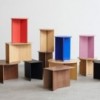 Mesa de centro Slit Wood de Hay con diseño novedoso de madera para salones modernos.