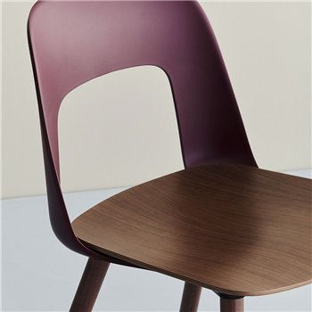 Silla Layout 122 asiento madera Hay