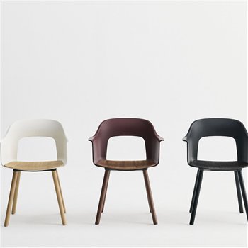 Sillón Layout 222 asiento madera Hay