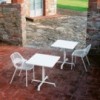 Silla Niwa de diseño moderno perfecta para espacios exteriores de Fast.