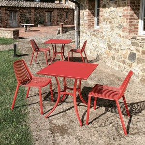 Silla Rion de Fast. Sillas de diseño apilable perfectas para exteriores de Fast.