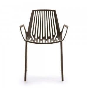 Sillón Rion de Fast. Sillones cómodos y elegantes perfecto para espacios exteriores de Fast.