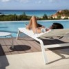 Tumbona Stack de Gandia Blasco. Tumbona de diseño reclinable para exterior.