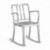 Mecedora brazos Heritage de Emeco. Mecedora aluminio