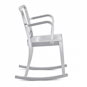Mecedora brazos Heritage de Emeco. Mecedora aluminio