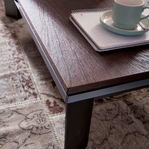 Mesa elevable Metrino de Ozzio. Mobiliario de diseño.