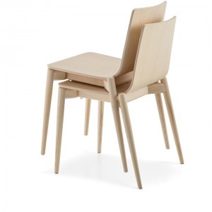 Silla Malmo 390 de Pedrali. Sillas de diseño. Sillas de madera modernas.