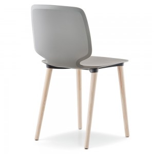 Silla Babila 2750 de Pedrali. Sillas de diseño. Sillas para comedor o contract.