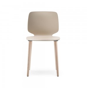 Silla Babila 2750 de Pedrali. Sillas de diseño. Sillas para comedor o contract.