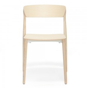 Silla Nemea 2820 de Pedrali. Sillas de diseño. Sillas de madera moderna.
