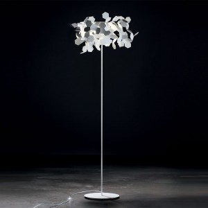 Lámpara de pie Andromeda de Zava. Lámparas modernas para salón y oficina.