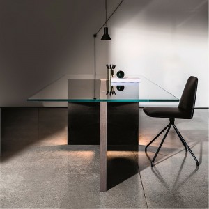 Mesa Regolo rectangular cristal de Sovet Italia. Mesas con sobre de cristal.  