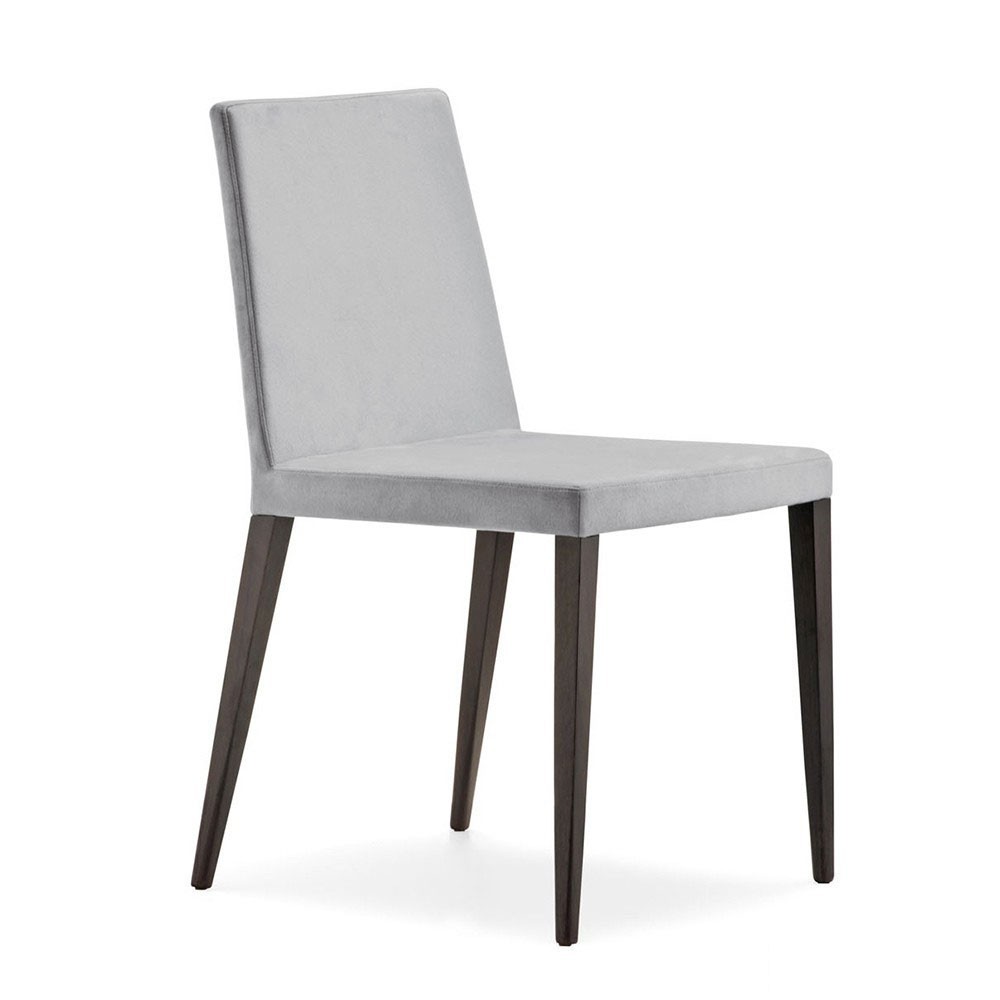 Silla Dress 530 de Pedrali. Sillas de diseño. Sillas tapizadas de salón.