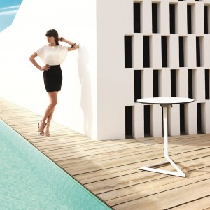 Mesa Delta Fija o Abatible de Aluminio con Pintura Epoxi |  Lluesma